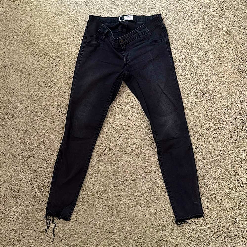 Gap maternity - favorite jeggings with inset panel (black); size 28R (OP: $72)